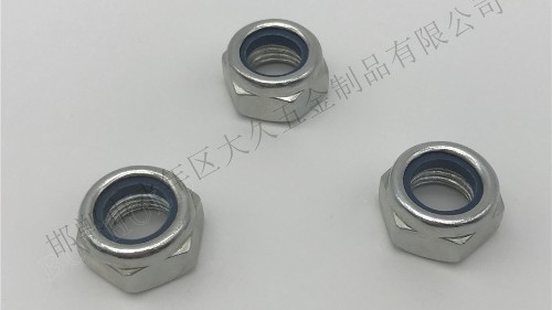 鎖緊螺母在操作過程中需要注意哪些地方？